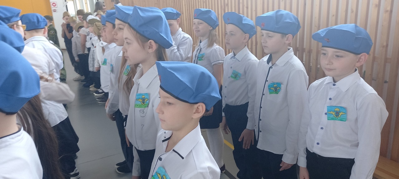 Смотр строя и песни в начальной школе.